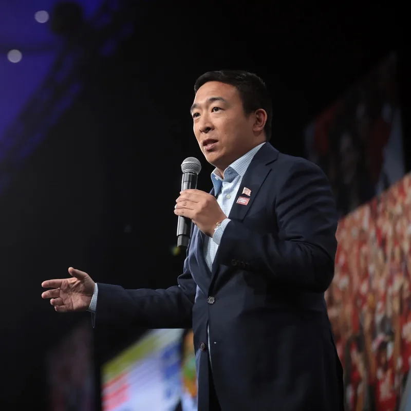 Andrew Yang pide un botón de apagado para la IA