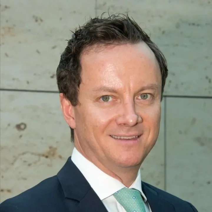 Standard Chartered eleva su previsión de Bitcoin a fin de año