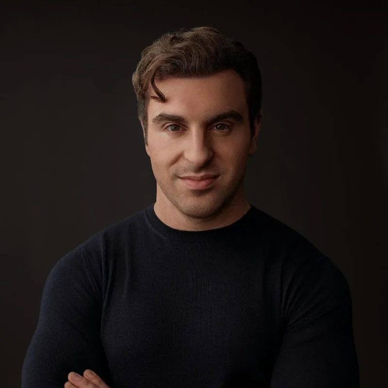 ⚡ El CEO de Airbnb, Brian Chesky, dice que un hilo ahora eliminado publicado en su perfil promocionando RWAs…