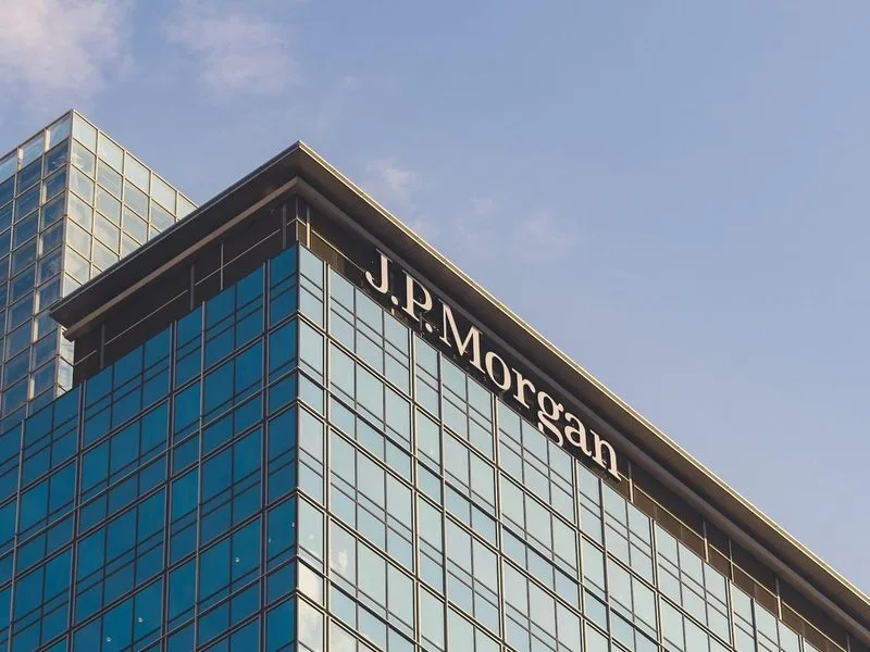 📊 Analistas de JPMorgan dicen que el aumento de las reservas de efectivo de Strategy a $3 mil millones es una "señal…