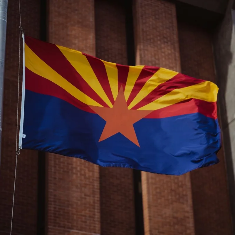 Arizona recupera 171.332 dólares para víctimas de estafas en cajeros cripto
