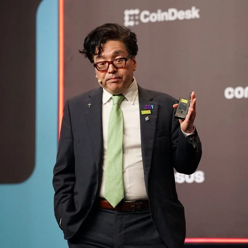 🤖 Tom Lee advierte de un "valle inquietante de riqueza" donde los agentes de IA eventualmente se vuelven más ricos…