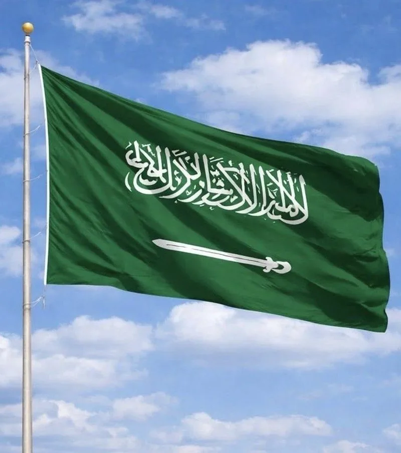 🇸🇦🇾🇪 Saudi Aramco cierra su refinería de petróleo de Jazan de 400.000 barriles por día tras un ataque hutí.