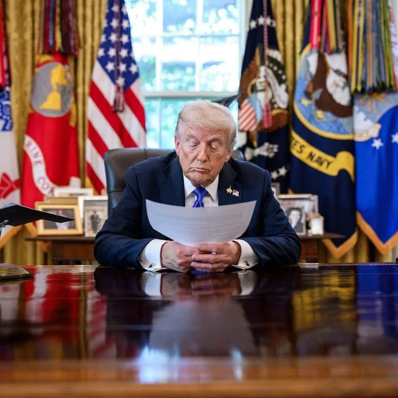 🇺🇸 El presidente Trump dice que aceptaría poner sus criptomonedas en un fideicomiso ciego bajo la Ley CLARITY…