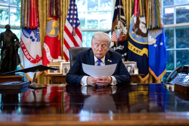 Trump afirma que su presidencia ya regula la IA