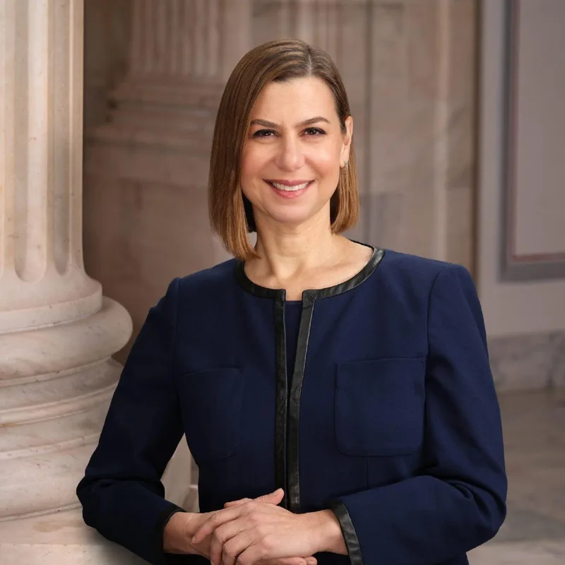Slotkin justifica su voto en contra de la CLARITY Act