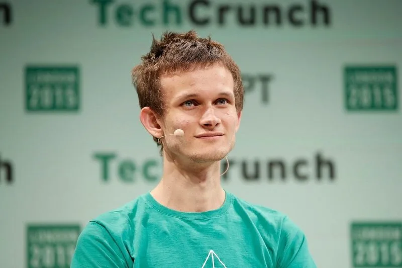 ⚡️ Vitalik Buterin dice que "codificó por intuición" una valla publicitaria en Aztec Network que utiliza pruebas…