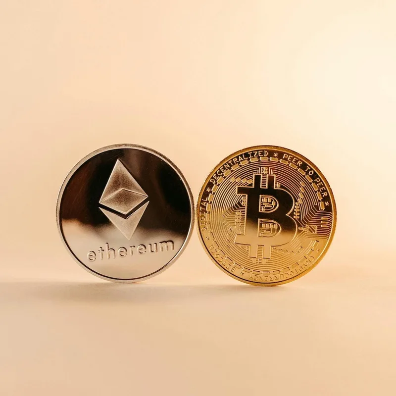 Bitcoin cae bajo los 80.000 dólares ante la reunión de la Fed