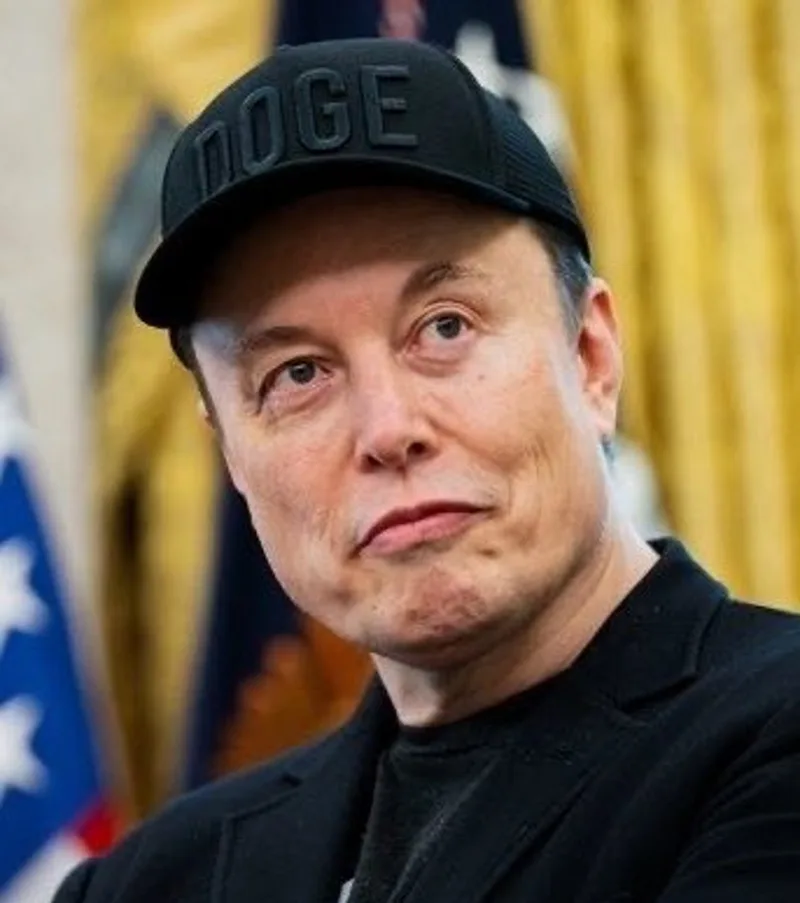 Elon Musk afirma que el nuevo Tesla Roadster será "consciente"