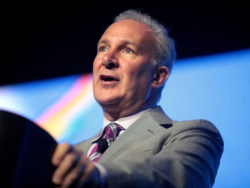 📊 Peter Schiff calificó a Bitcoin como "anti-oro", argumentando que los dos activos se han movido de forma inversa…