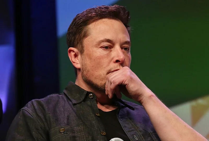 Elon Musk advierte sobre riesgos de la IA