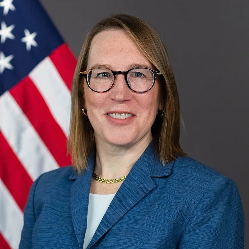 🇺🇸 La comisionada de la SEC, Hester Peirce, afirma que la reforma regulatoria de las criptomonedas avanzará incluso…