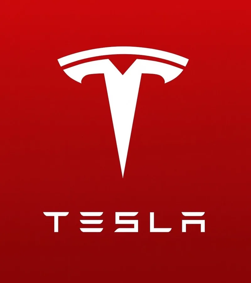 Elon Musk anticipa novedades sobre el nuevo Roadster