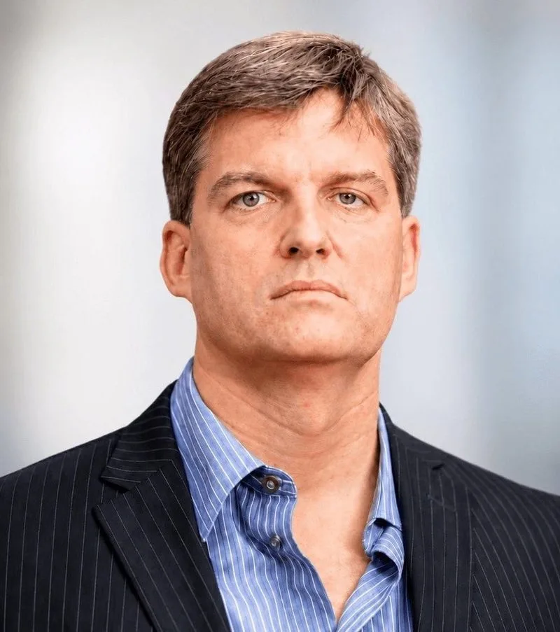 Michael Burry afirma que el mercado de valores está "cerca de un pico importante, y es posible una caída similar…