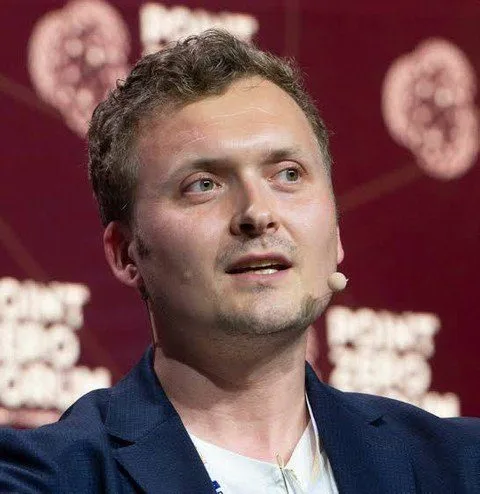 🤖 El CEO de Nansen, Alex Svanevik, afirma que los agentes de IA superarán a los humanos en volumen de operaciones…